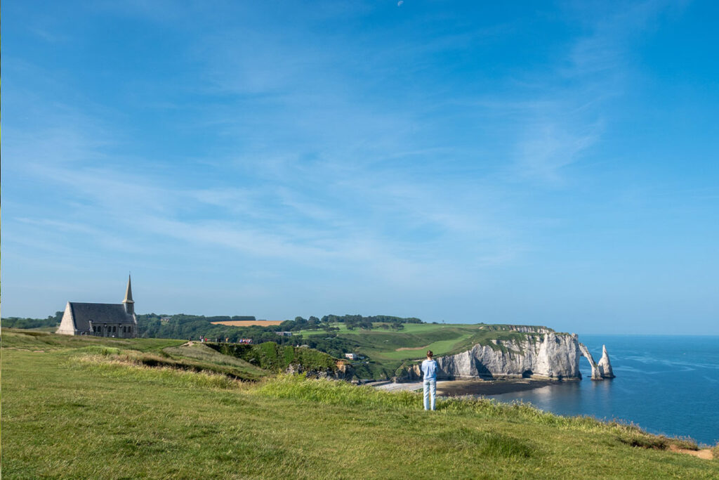 Vue sur les falaises d'Étretat — Côte d'Albâtre en Normandie