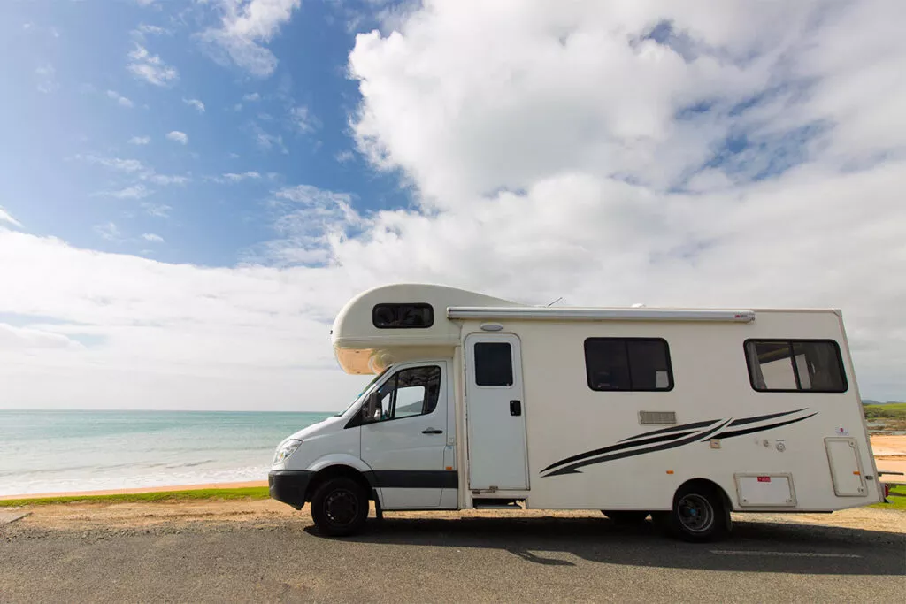 Camping-car face à la mer