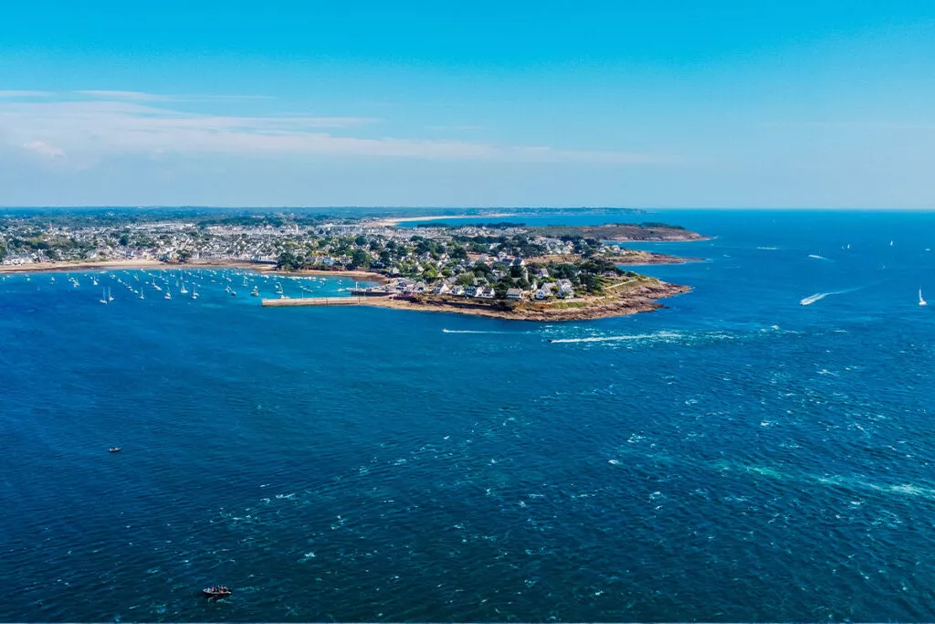 Golfe du Morbihan — petite mer intérieure parsemée d'îles et d'îlots