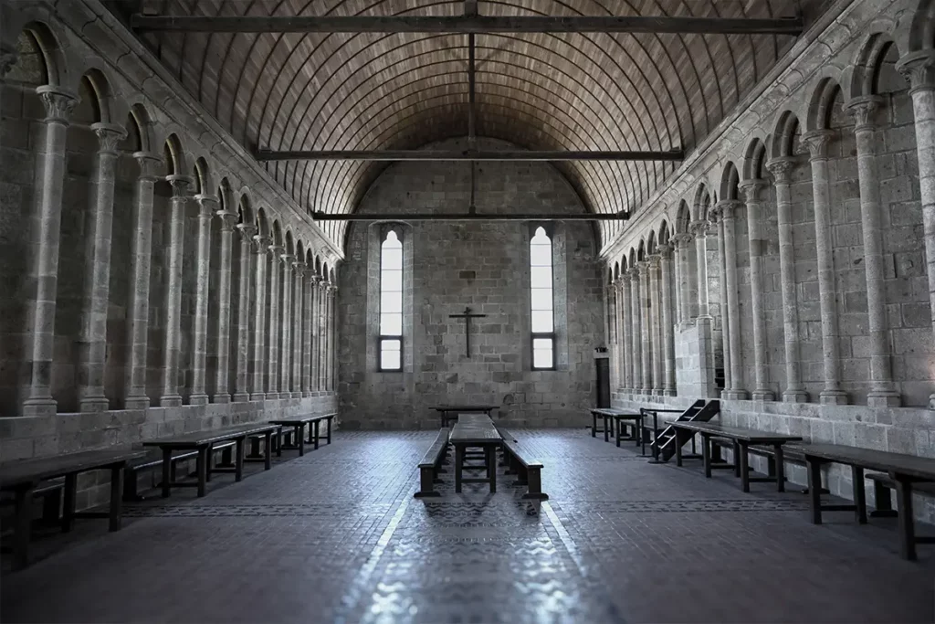 grande salle abbaye Grande salle de l'abbaye du Mont-Saint-Michel
