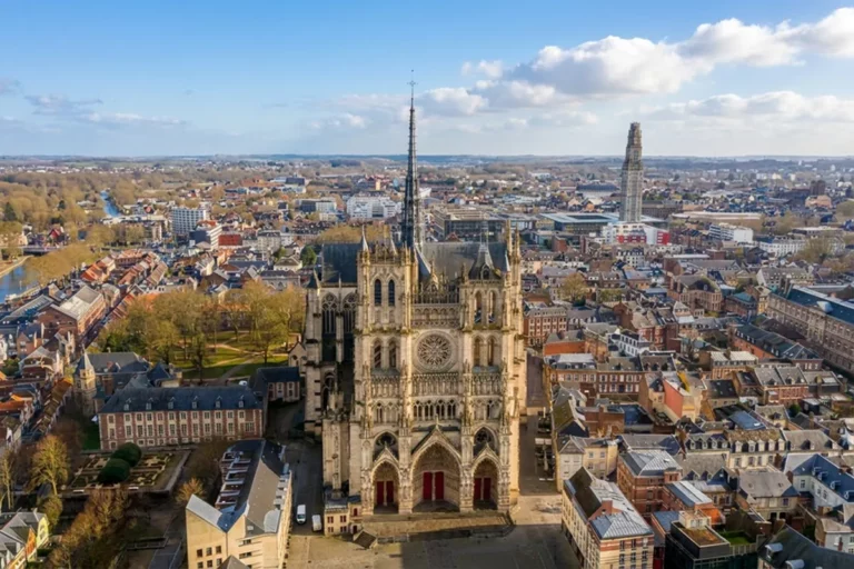 Cathédrale d'Amiens vue du ciel