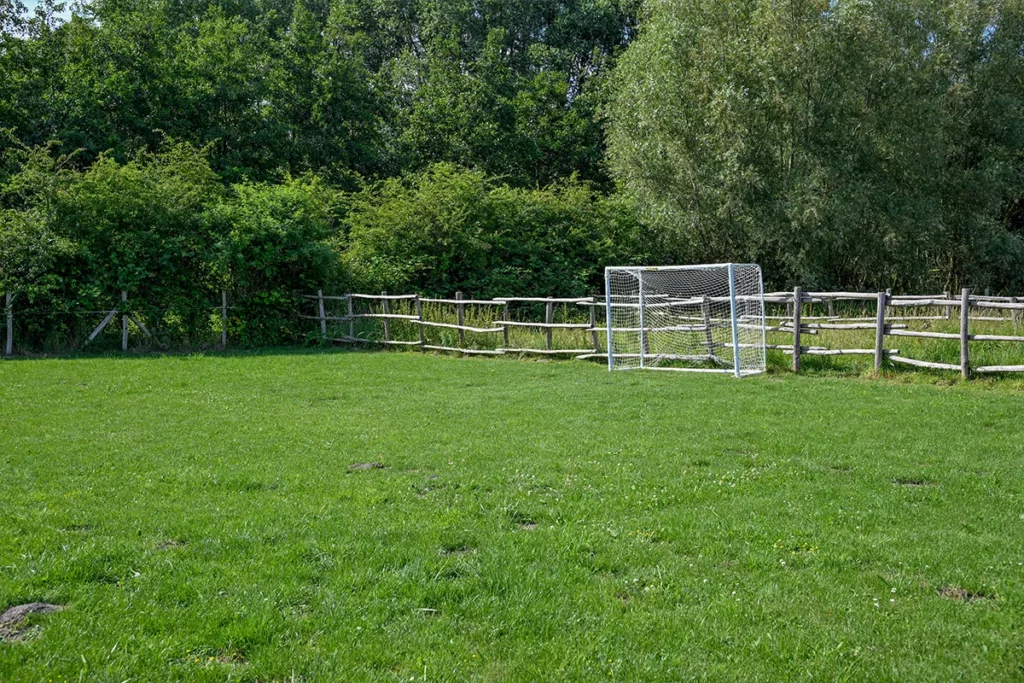 SAB foot Terrain de football en herbe du camping les 3 Sablières