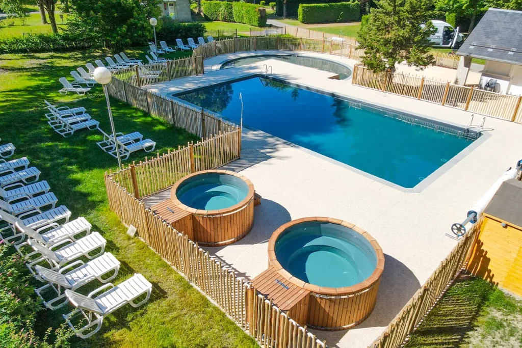piscine drone Piscine du Camping Pradelongue